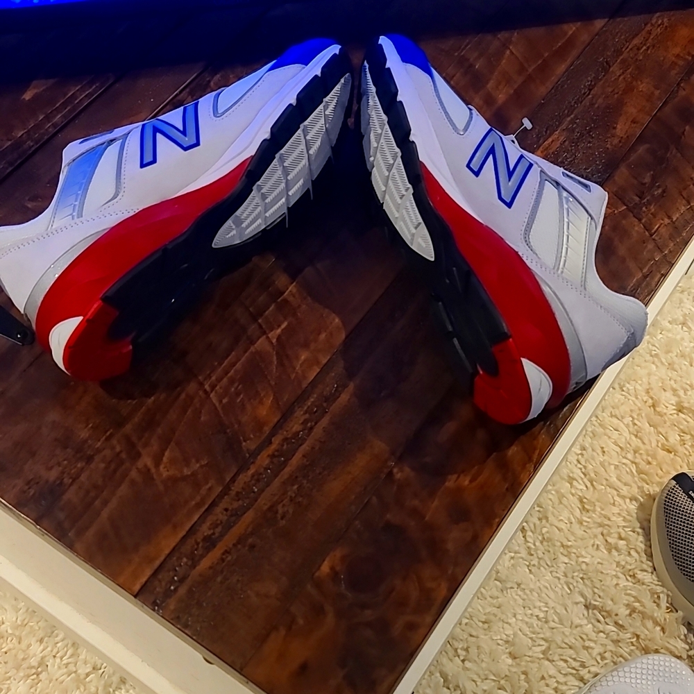 Mens New Balance  13 New Authentic